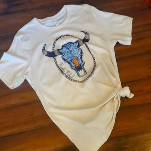 Bella Canvas T-Shirt white with blue steer skull